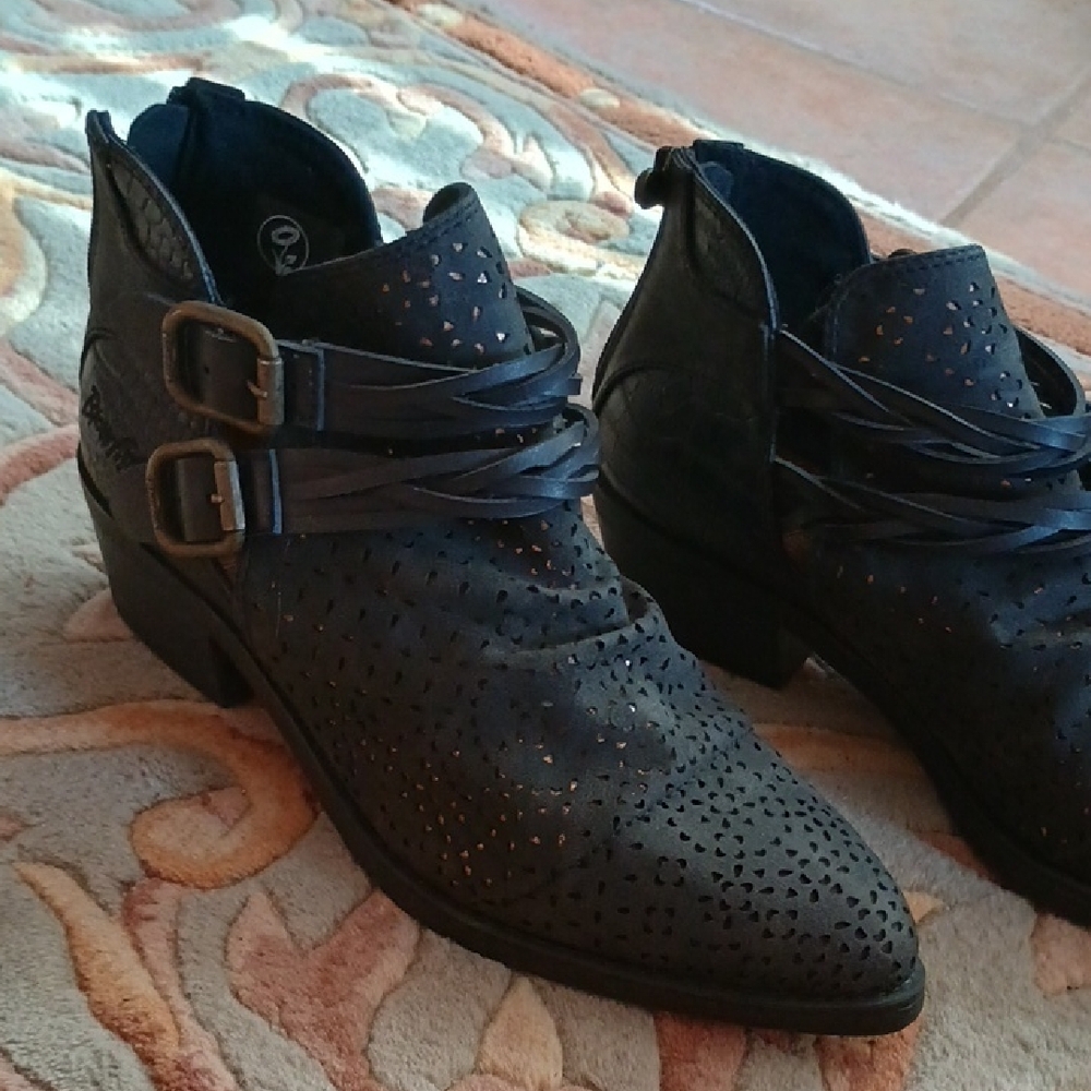 Blowfish Black Ankle Booties with Buckle Straps, EUC.